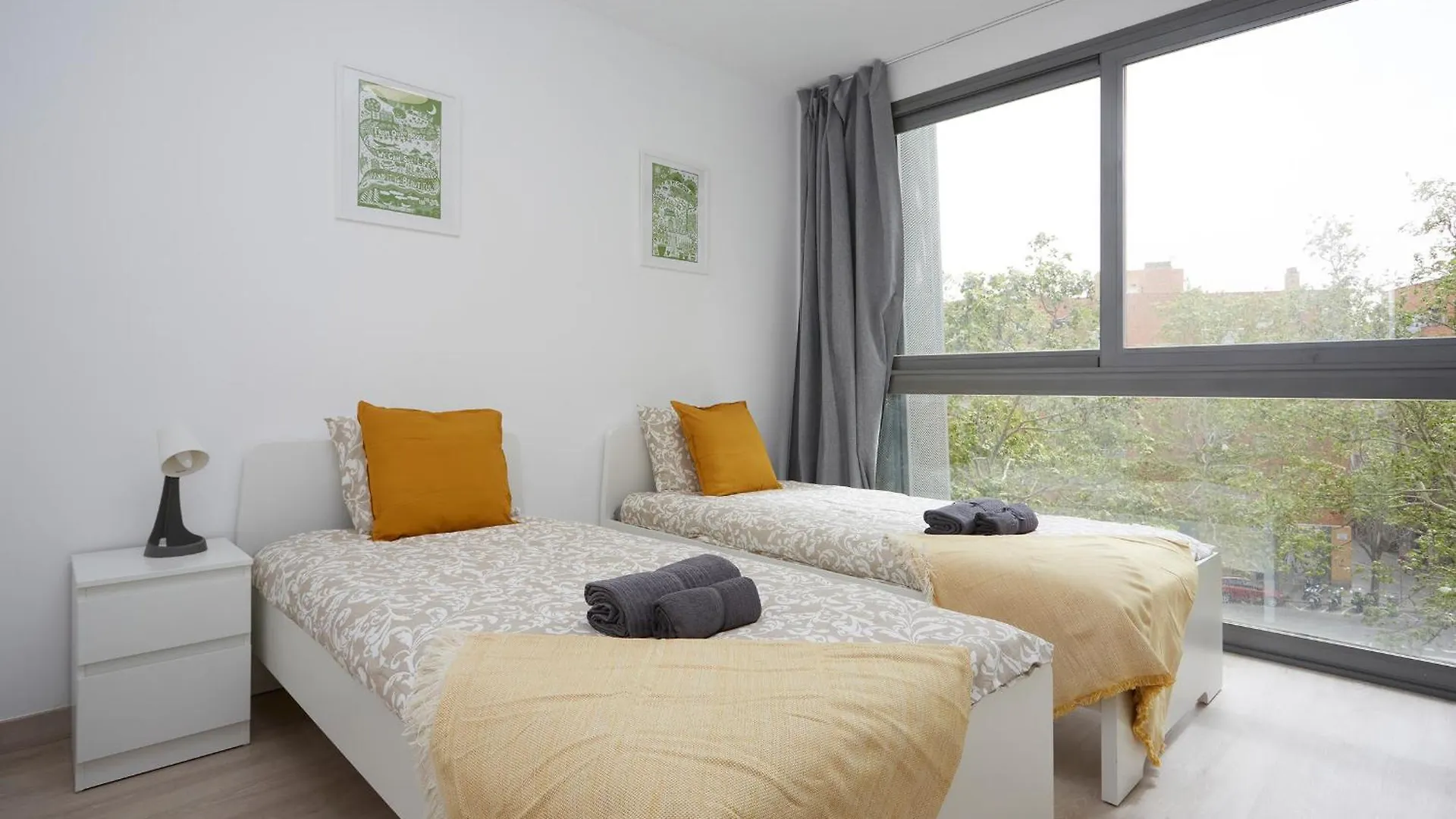 Three Bedroom Two Bathroom Apartment Close To Beach Barcelona