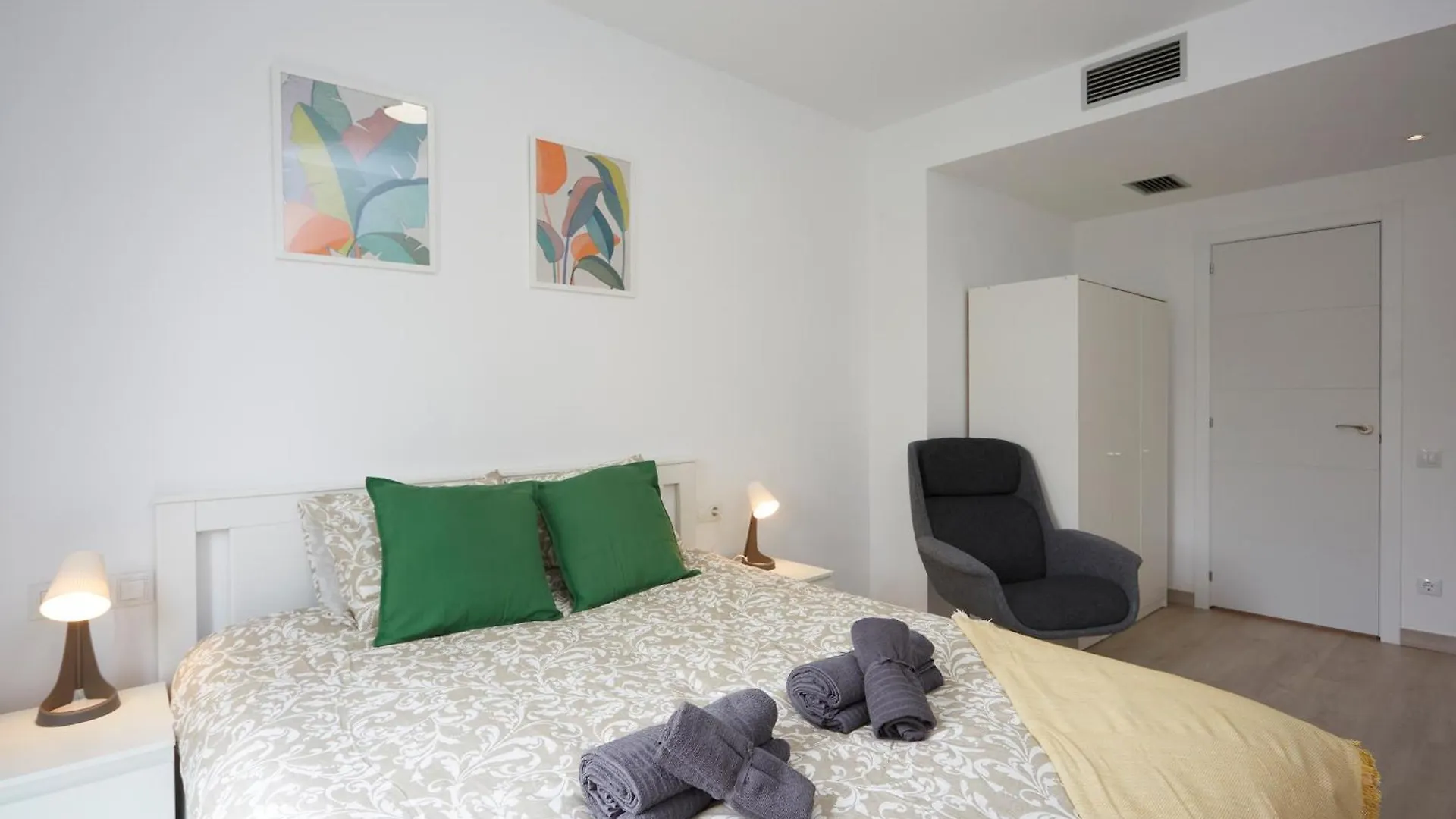 Three Bedroom Two Bathroom Apartment Close To Beach Barcelona Spain