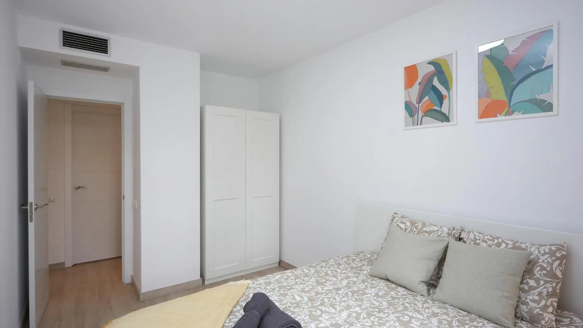 Three Bedroom Two Bathroom Apartment Close To Beach Barcelona