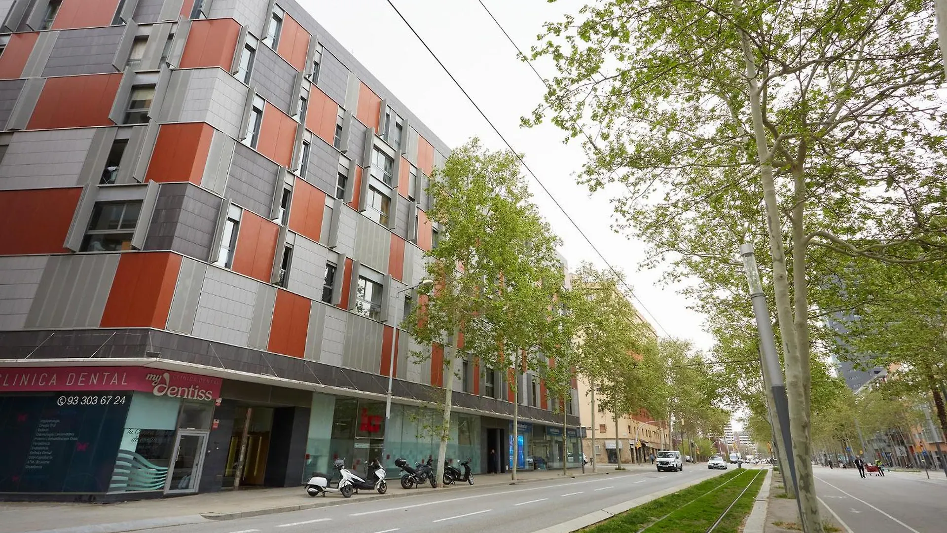 Three Bedroom Two Bathroom Apartment Close To Beach Barcelona