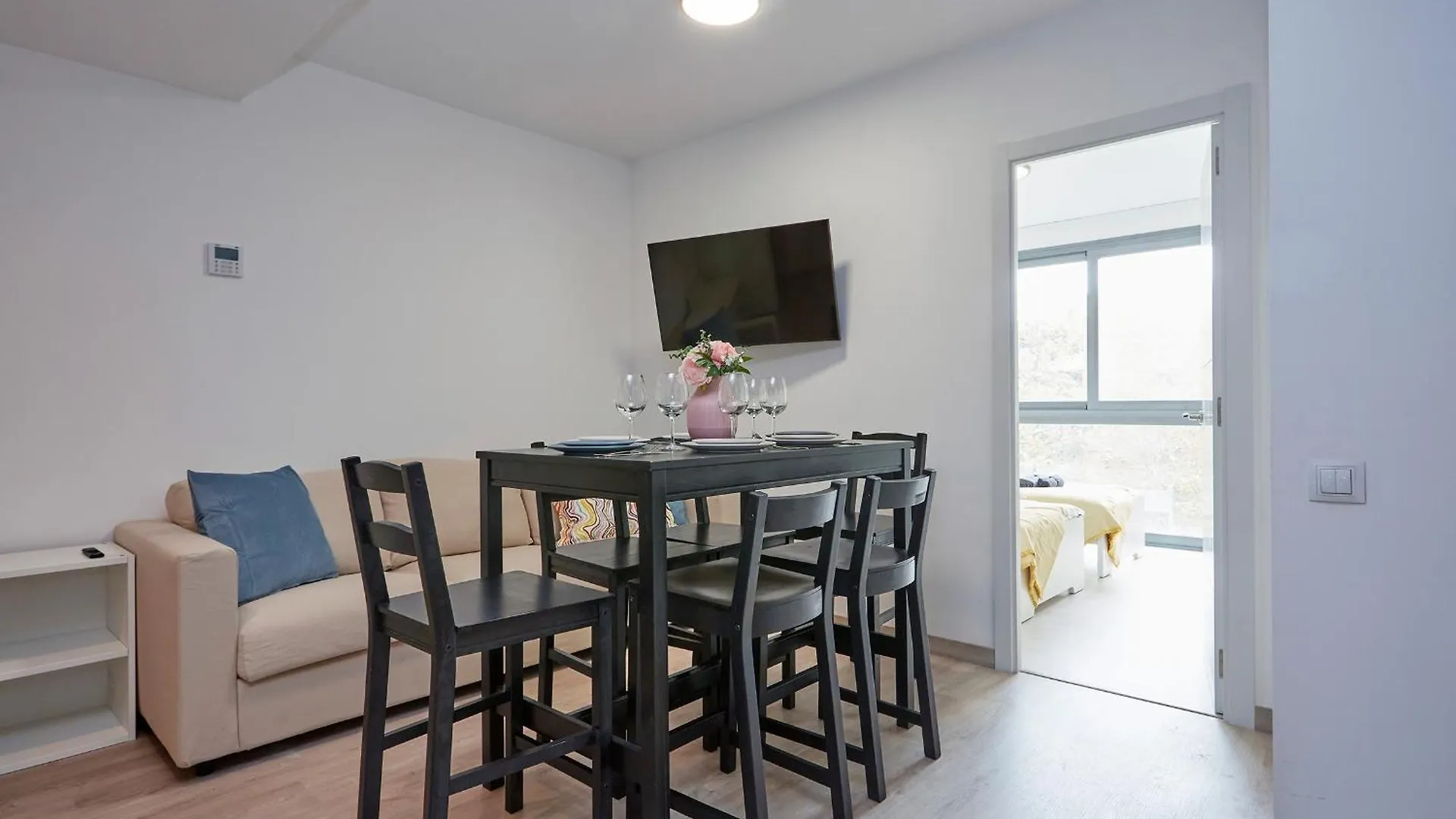 Three Bedroom Two Bathroom Apartment Close To Beach Barcelona 0*,