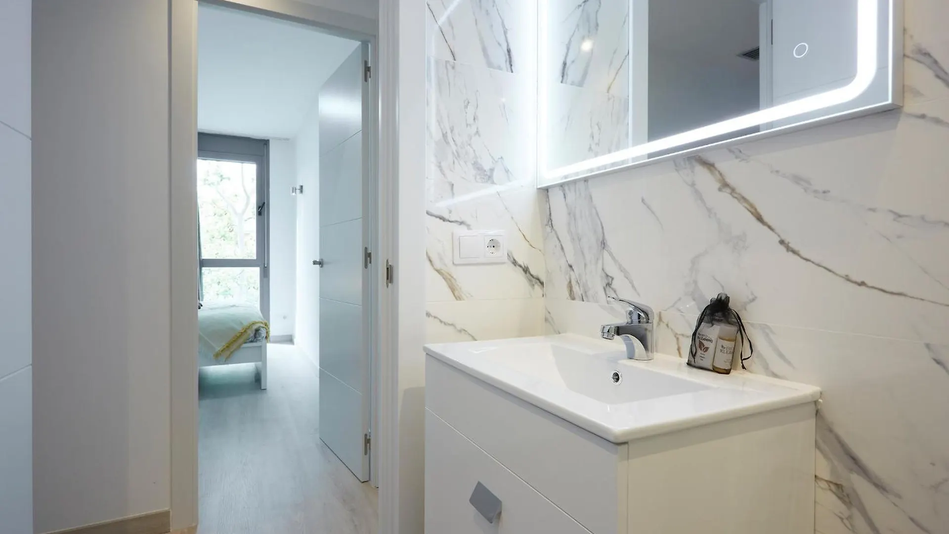 Three Bedroom Two Bathroom Apartment Close To Beach Barcelona