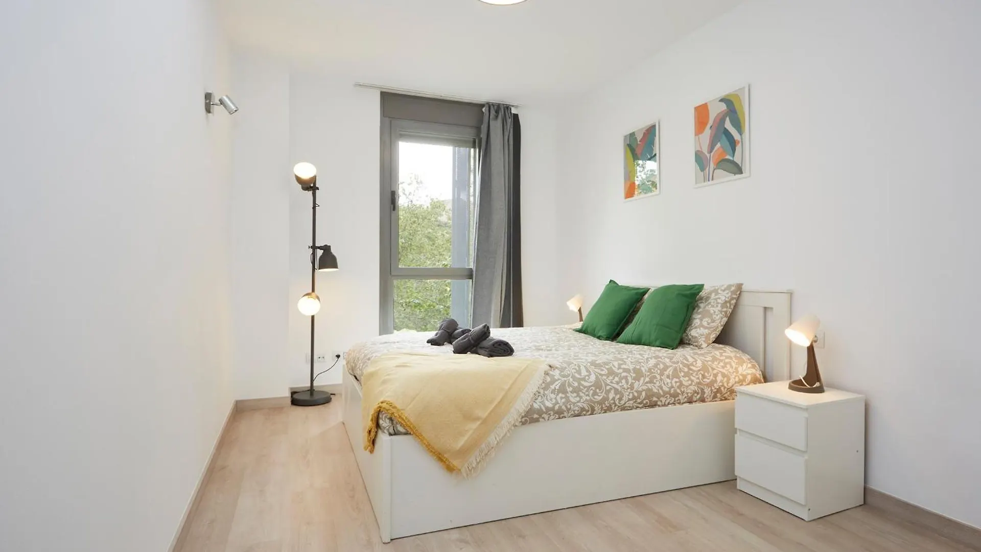 Three Bedroom Two Bathroom Apartment Close To Beach Barcelona Spain