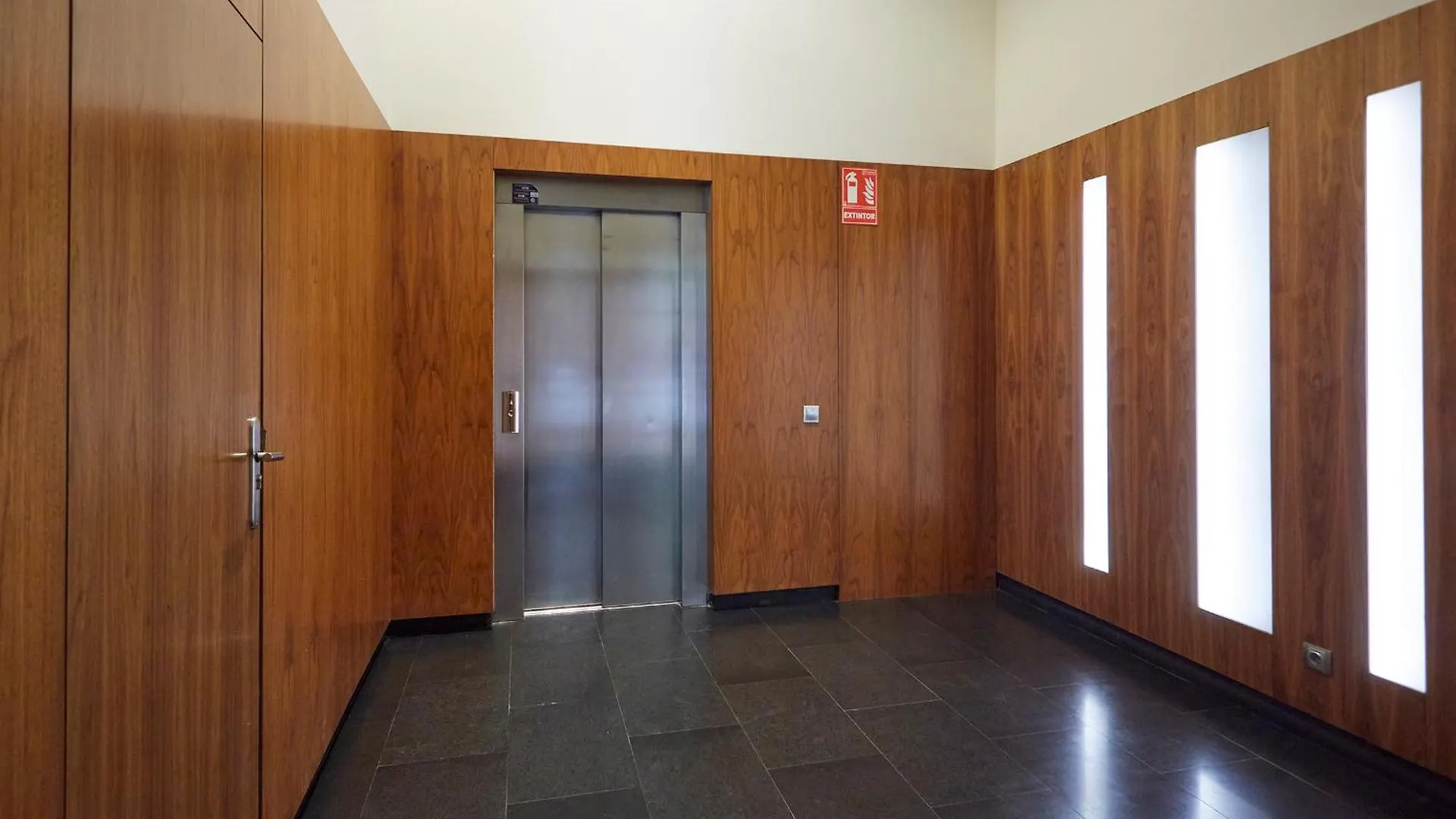 Three Bedroom Two Bathroom Apartment Close To Beach Barcelona