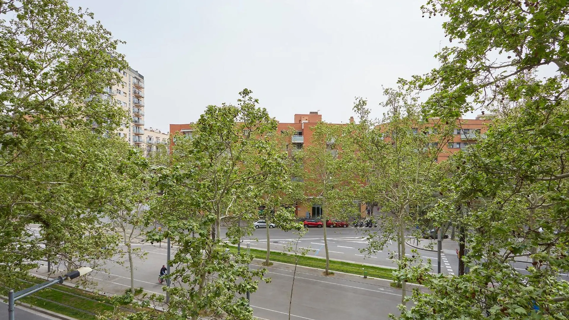 Three Bedroom Two Bathroom Apartment Close To Beach Barcelona